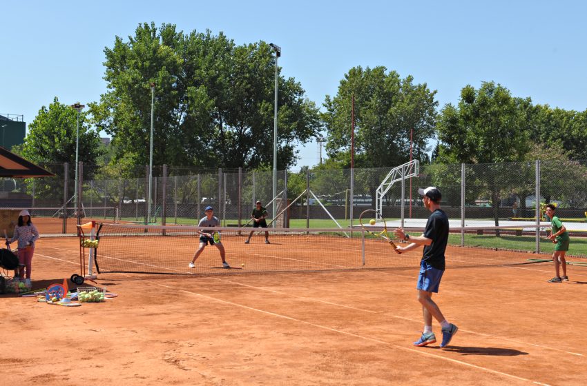  Escuela de Tenis Adolescentes y Jóvenes