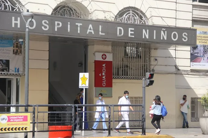  27 de abril de 10.00 a 12.00 h / CESE DE ACTIVIDADES Y ABRAZO EN EL HOSPITAL DE NIÑOS