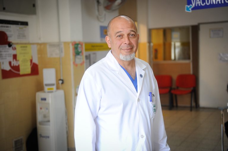“Somos una filial de puertas abiertas, recibimos a todas y todos los médicos”