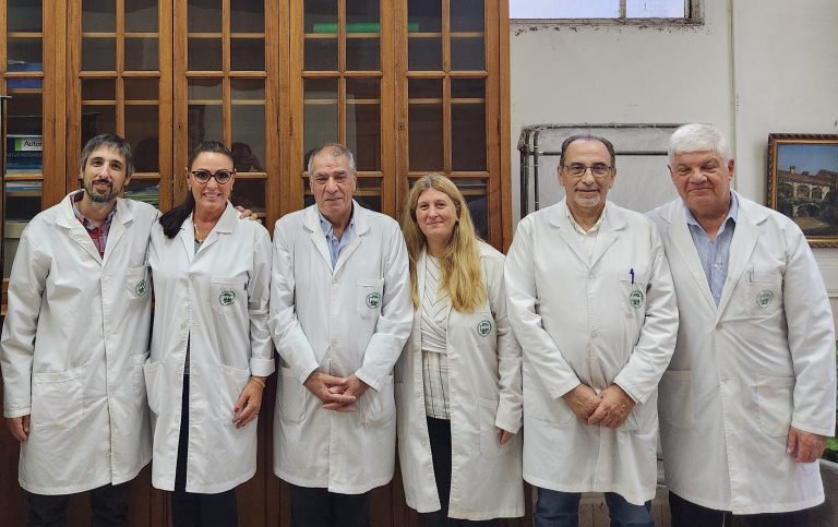 “Estamos al servicio de los médicos y médicas”